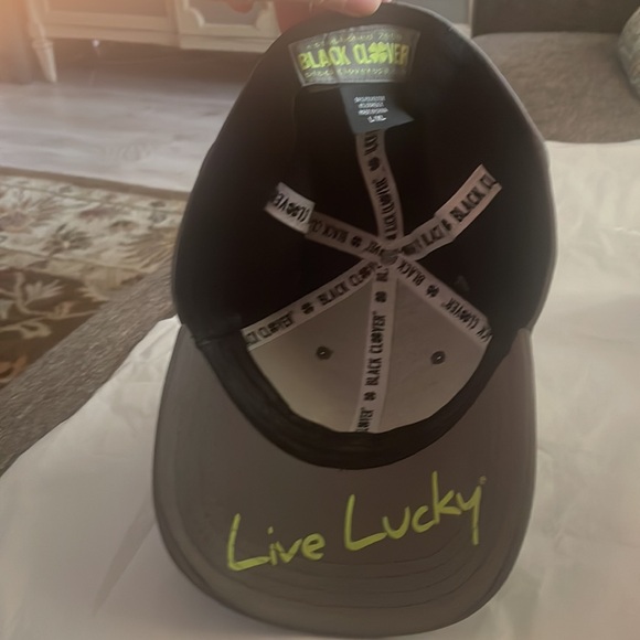 BLACK CLOVER Premium Ball Cap, Golf Cap. Stretch fit cap. NWOT - Picture 6 of 6